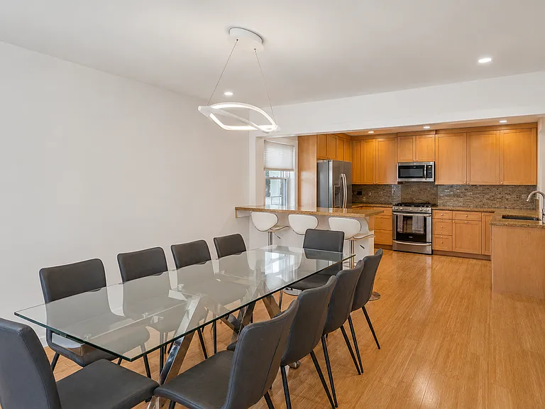 228 Channing Rd — Photo 3