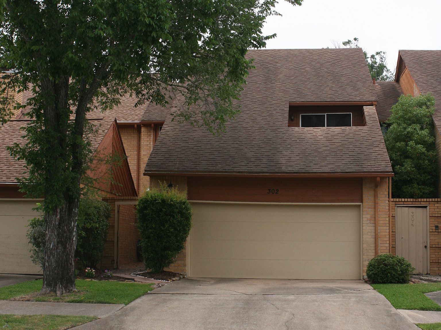 302 E Adoue St, Alvin, TX 77511 Zillow