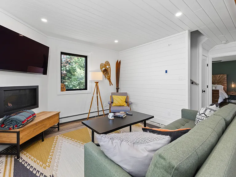 570 Pamela Ln — Photo 17