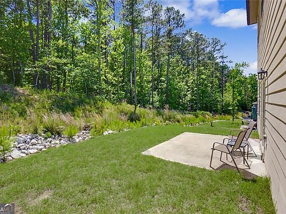 3rd image of 304 Rivulet Dr