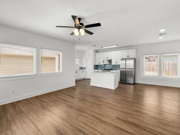 2947 Brand Iron Dr, San Marcos, TX 78666