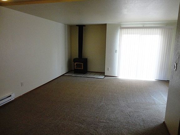 2nd image of 15731 Admiralty Way APT D