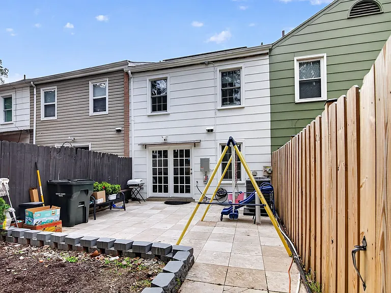2925 Wythe Ct — Photo 6