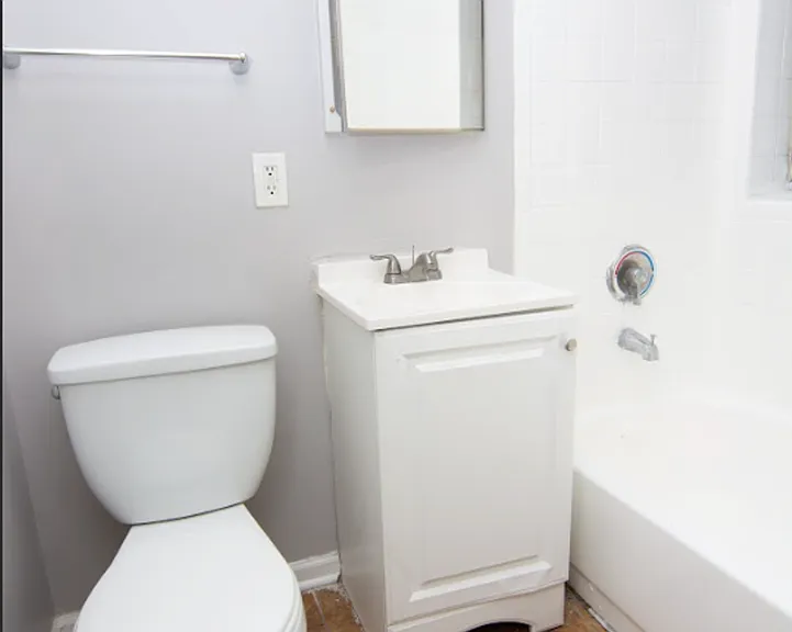 228 N Pine Ave #1E — Photo 12