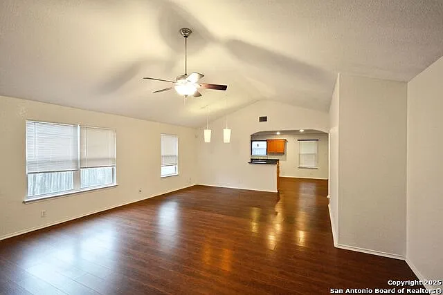 419 Aaron Ln — Photo 12