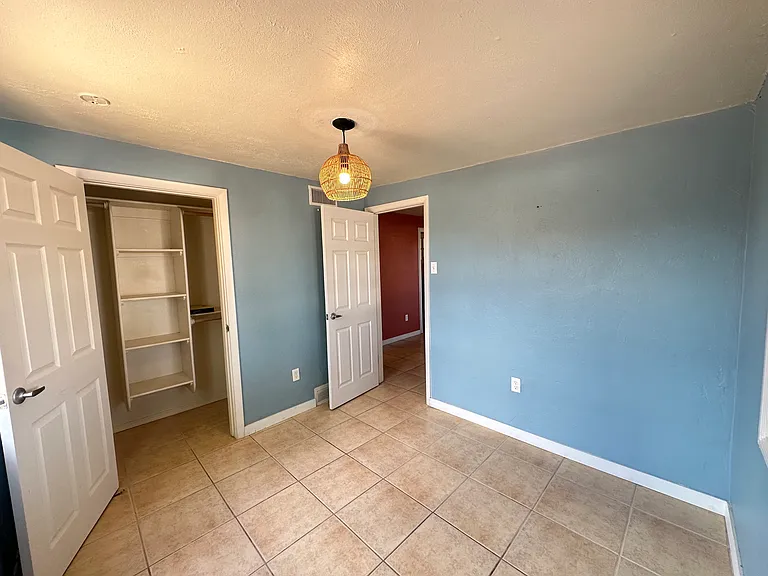 2208 N Rita Ave — Photo 4