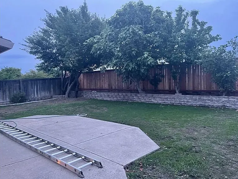 1437 Mayfield St — Photo 9