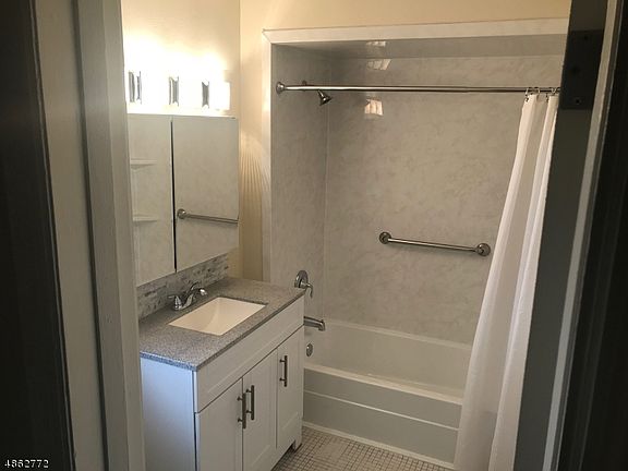 3rd image of 26 Clinton St Unit 12