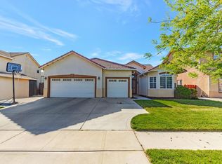 839 S Susan Ave, Kerman, CA 93630