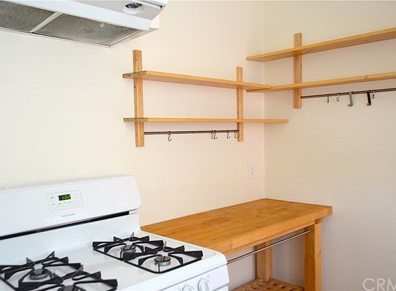 4th image of 707 El Centro St