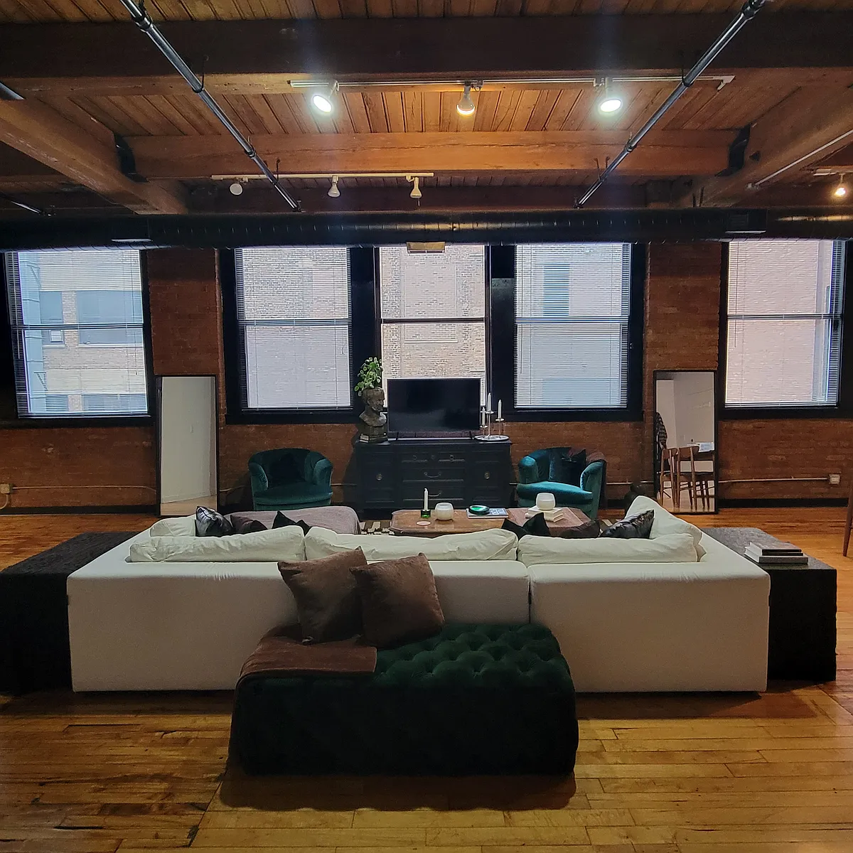 Photo 2 of 17 - 411 S Sangamon St #4E - Chicago, IL Building Photo - 411 S Sangamon St #4E
