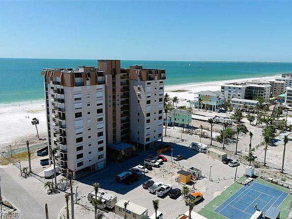 3rd image of 2800 Estero Blvd APT 303