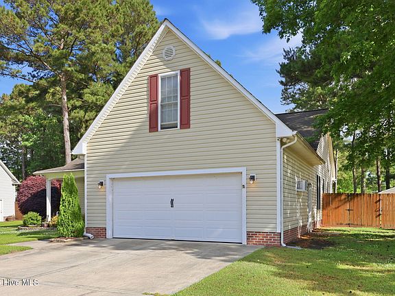 3rd image of 320 Osprey Point Drive