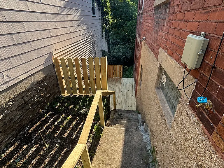 843 Fairbanks Ave — Photo 3