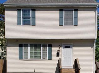 686 Quarry St, Fall River, MA 02723