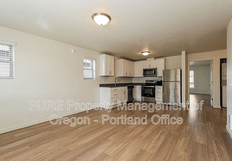 Halsey Crossing Apartments — Photo 18