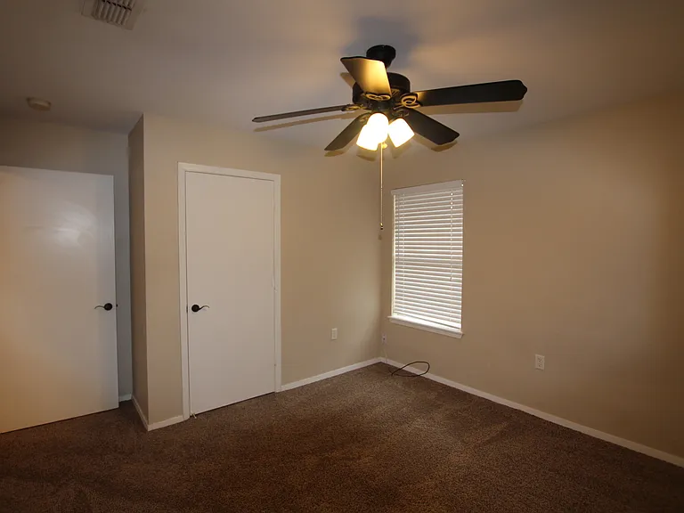 211 Willowbrook Ln — Photo 25