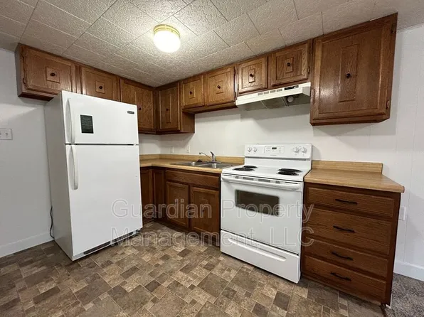 1001 N Buchanan St Unit 9, Maryville, MO 64468