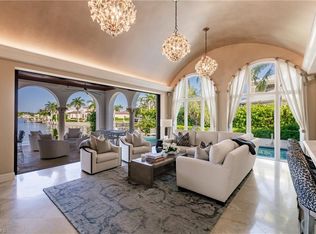 2450 Tarpon RD, NAPLES, FL 34102