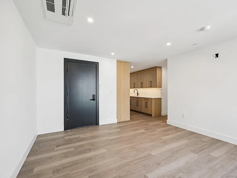 325 Manville Rd #203 — Photo 3