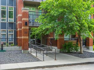 323 N 20th Ave SW #102, Calgary, AB T2S2G5