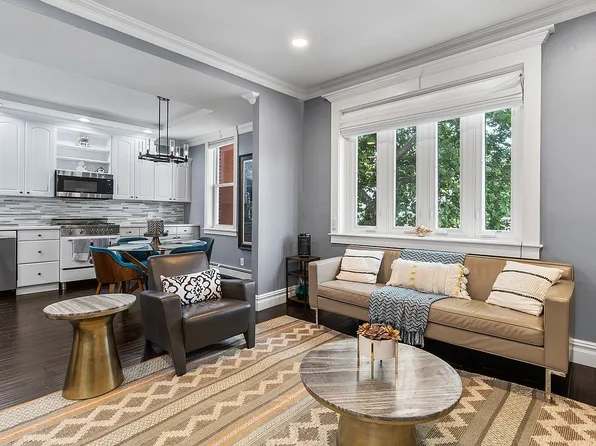 34-11 11th St, Astoria, NY 11106