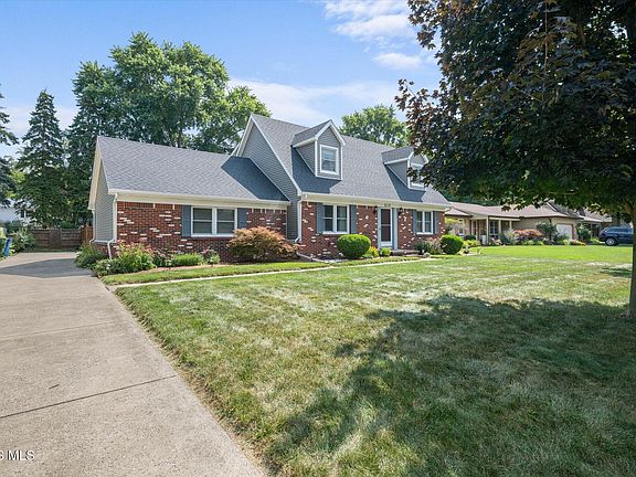 4th image of 2115 Thornapple Dr