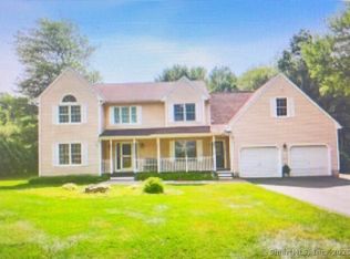 12 W Gate Rd, Farmington, CT 06032