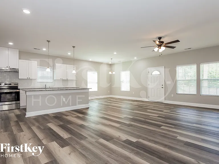 5055 Tuckaseegee Rd — Photo 5