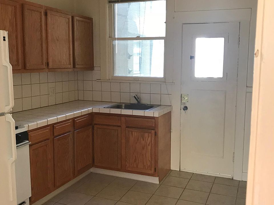 2nd image of 2020 Franklin St APT 5