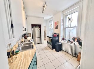 20 Queen St #4, Saint John, NB E2L1R8