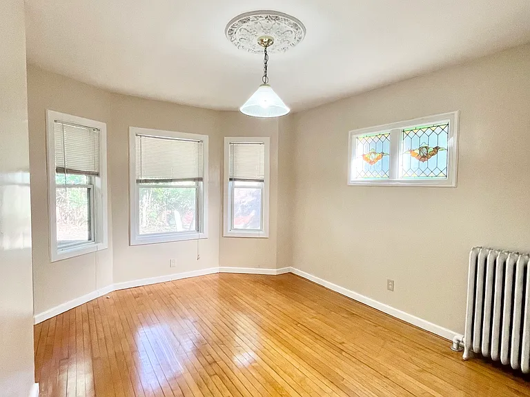 17 Park View St #1 — Photo 3