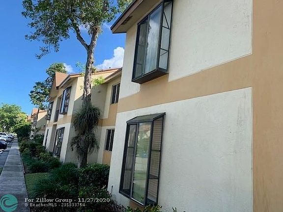 4th image of 713 Gardens Dr APT 205