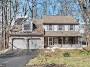 145 W Crestlyn Dr, York, PA