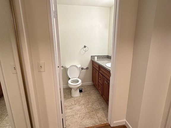 4th image of 10441 McVine Ave #5