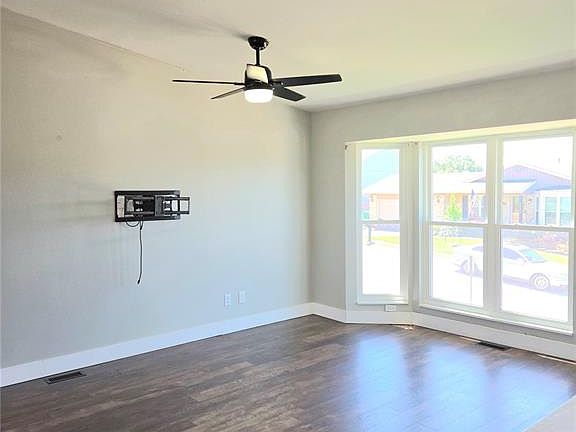 2nd image of 3053 Shelley Lynn Dr