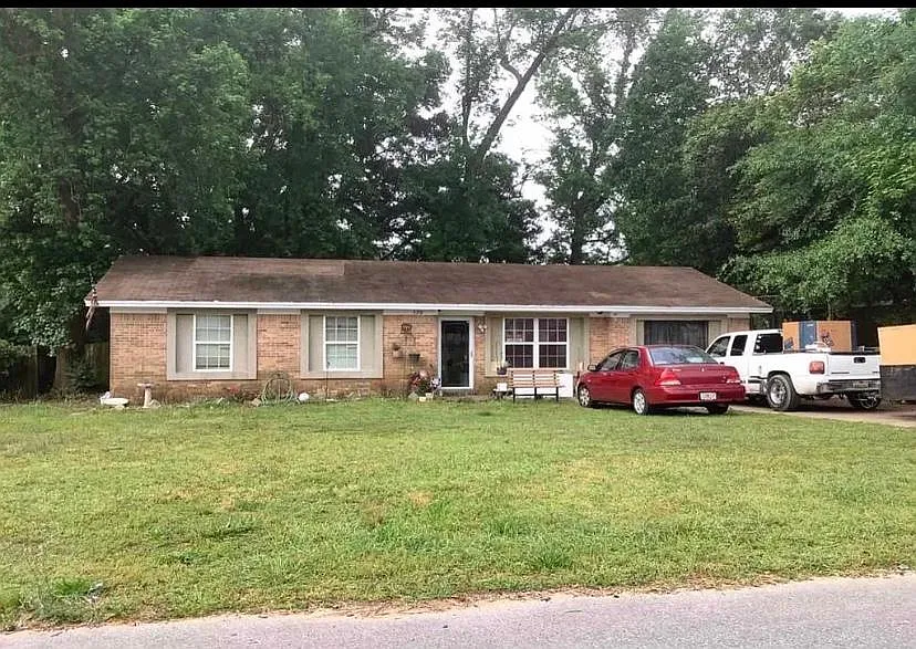 720 Barksdale St — Photo 1
