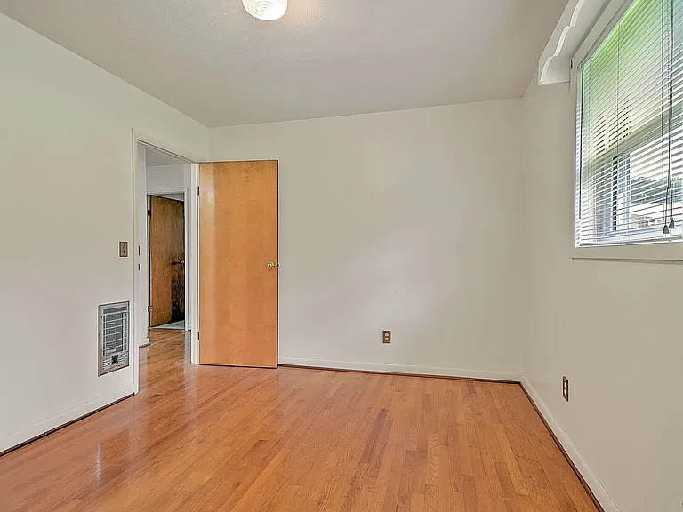 208 Hogan Ave — Photo 14