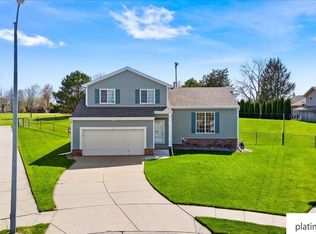 712 Laredo Cir, Papillion, NE 68046