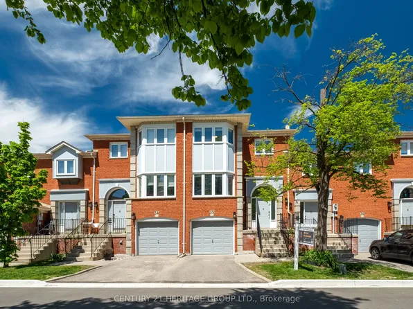 80 McCallum Dr #35, Richmond Hill, ON L4C 9X5