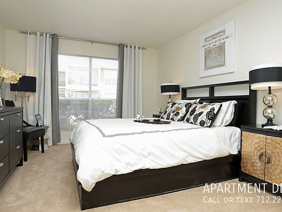 4th image of 83 E Edgebrook Dr #1966