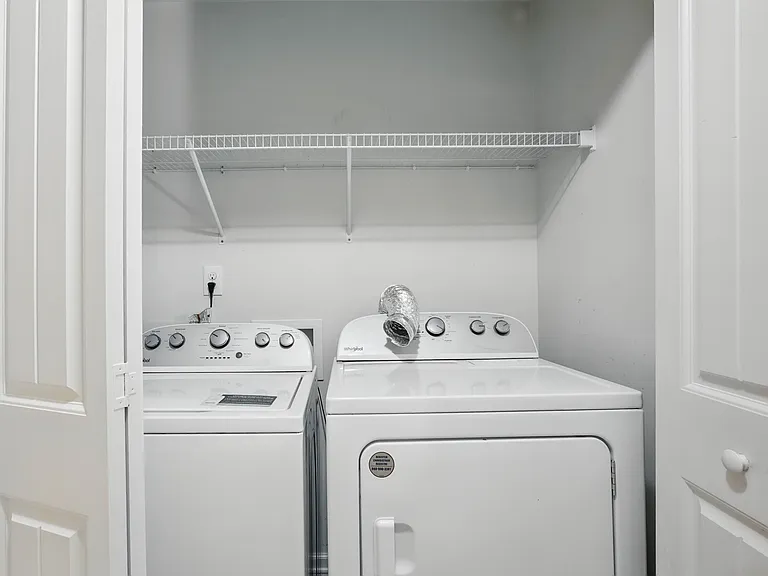 850 Tracy Ln #10 — Photo 16