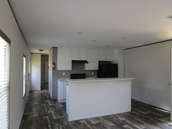 4th image of 7066 Greenbrier Village Dr