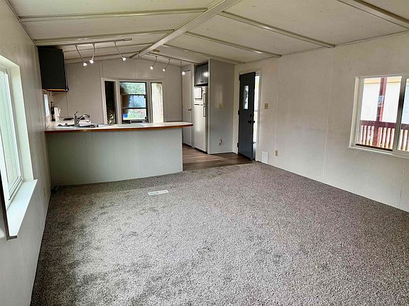 5th image of 22105 E Wellesley Ave