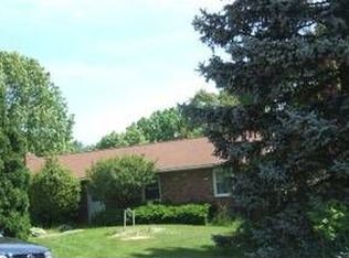 27 Fellicello Dr, Marlboro, NY 12542