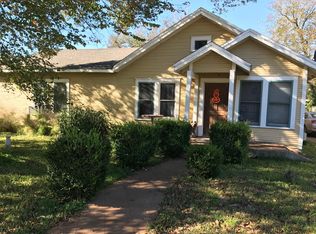 1215 Fairground St, Taylor, TX 76574