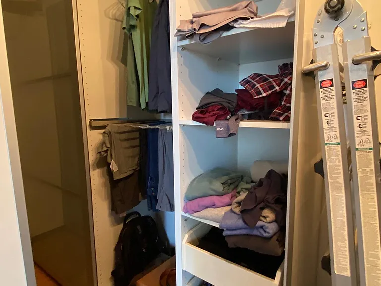 Walk-in Closet