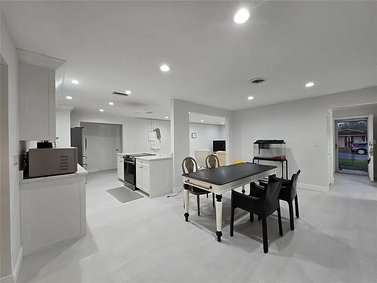 1028 Chinaberry Rd — Photo 17