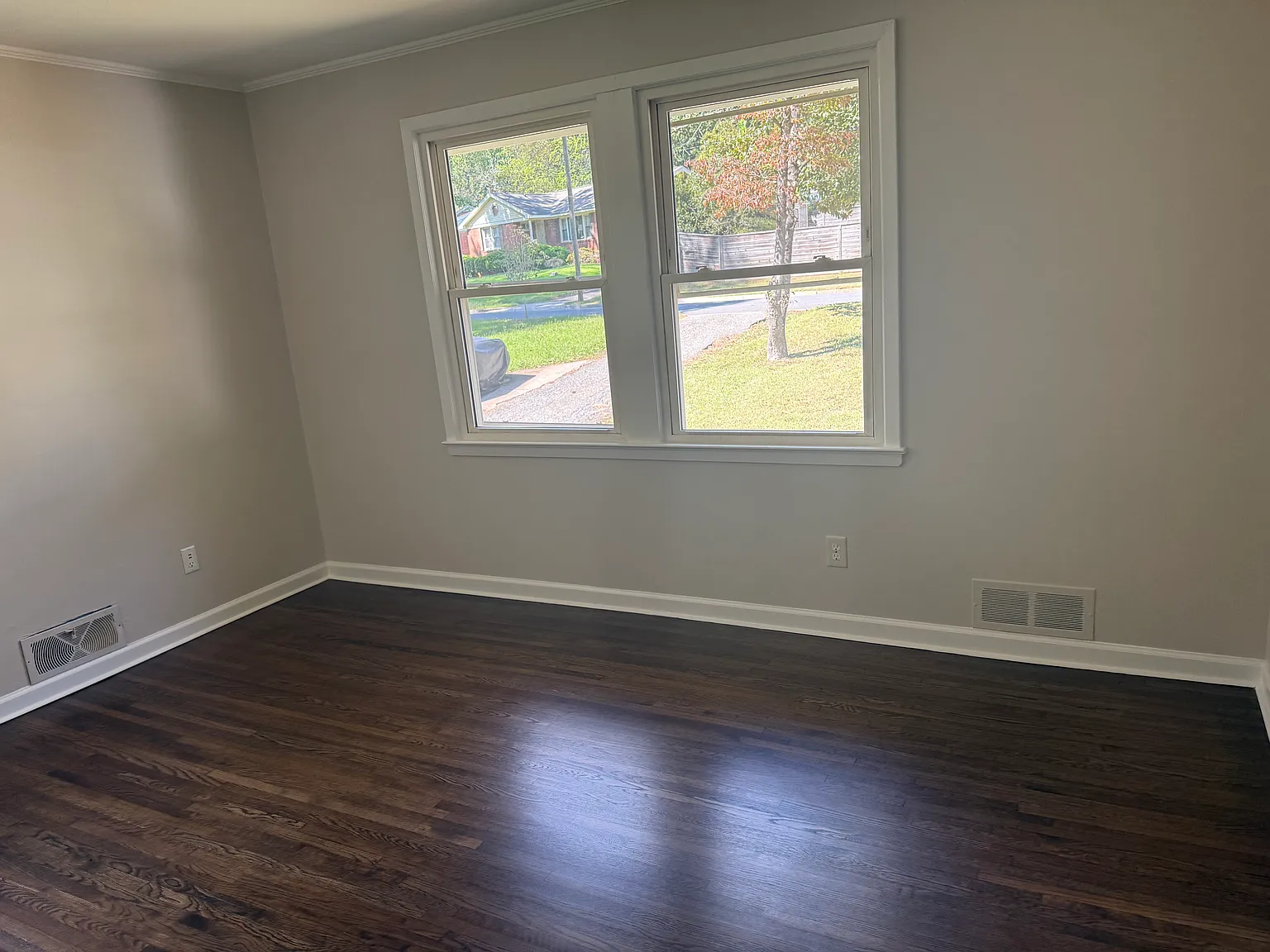 3 bed, 1277 sqft, $3,000 — Photo 2