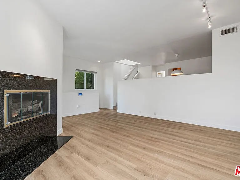 3023 Berkeley Ave #8 — Photo 9